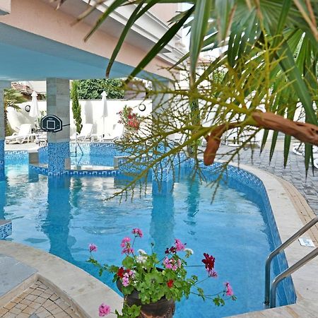 Sirena Palace Family Hotel Obzor Exterior photo